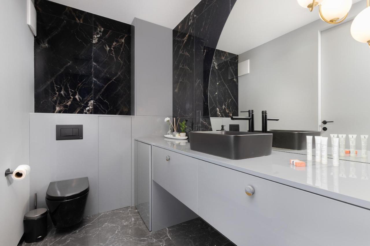 Luxurious Apartment With Two Bedrooms And Parking In Gdynia By Noclegi Renters Exterior photo