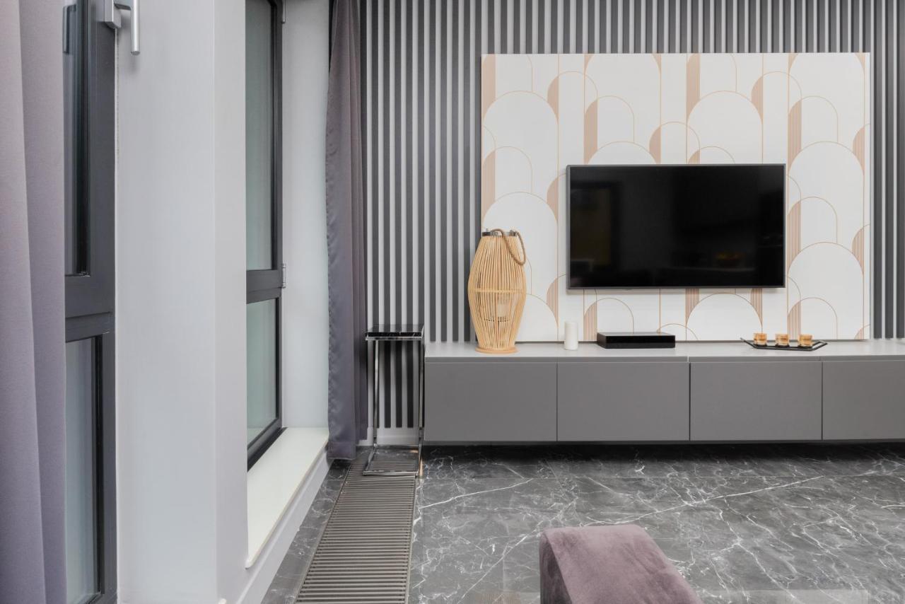 Luxurious Apartment With Two Bedrooms And Parking In Gdynia By Noclegi Renters Exterior photo